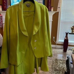 Midnight Velvet suit 16